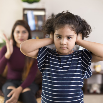 Los dañinos mensajes inconscientes que transmitimos a los niños a diario