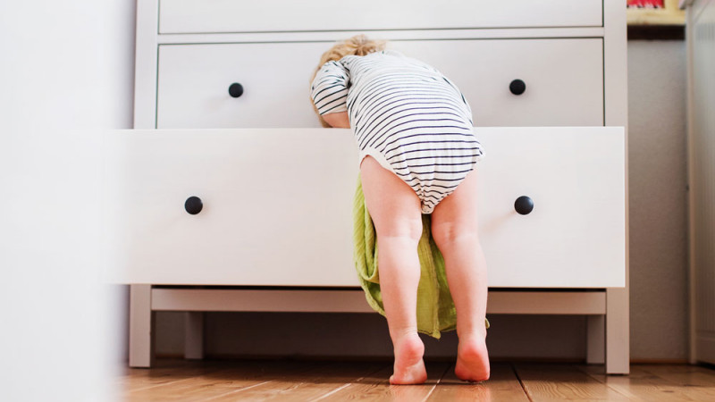 Niños peligrosos. ¡Cuidado con el peligro y las risas!
