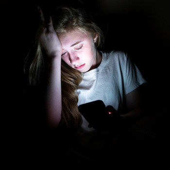 Stop a la violencia de género virtual en niños y adolescentes