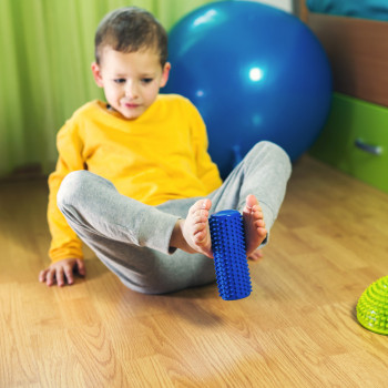 Ejercicios para ayudar a niños con pies planos valgos desde casa