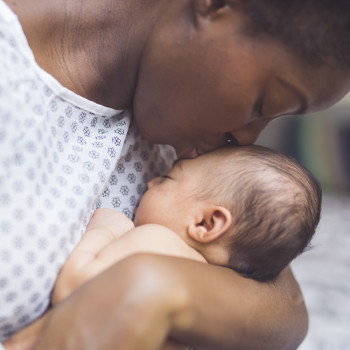 El amor es el mejor alimento para el bebé desde su primer instante de vida