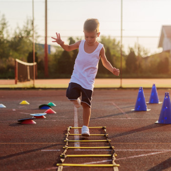 ¿Niños torpes? 7 juegos para mejorar su agilidad física y mental