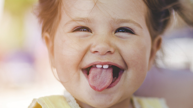 Las 4 preguntas de los padres sobre los primeros dientes de los niños