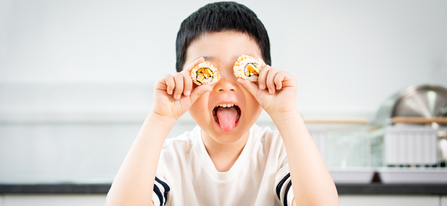 comer sushi en casa