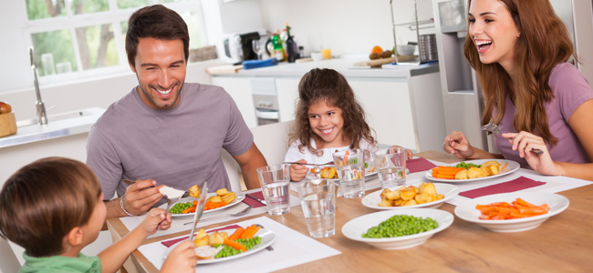 ¿Qué debemos evitar decir a nuestros hijos en la mesa?