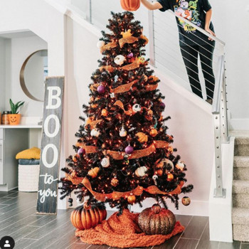 Adornos de Halloween en el árbol de Navidad, la nueva moda