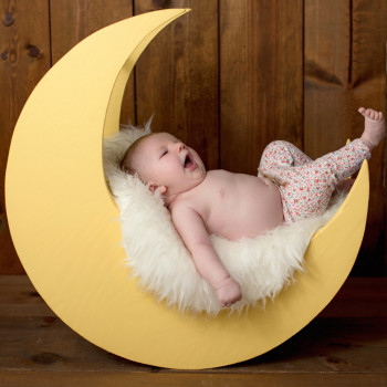 Enigmáticos y únicos nombres de niña inspirados en la luna y el sol