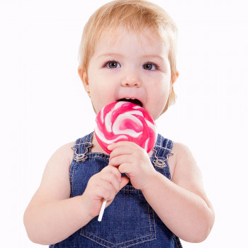 10 alimentos que no debe tomar el bebé