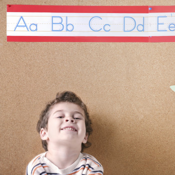 4 sencillos juegos para niños que confunden la letra a y la letra e