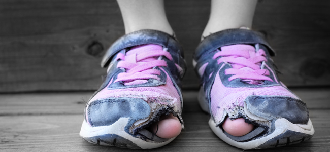 alternaciones de los pies zapatos desgastados