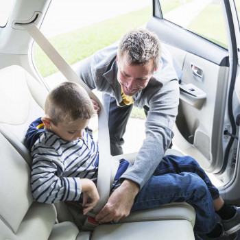 Cinturón de seguridad para todos los niños