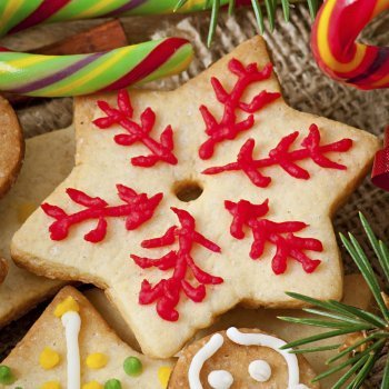 Estrella de Navidad de galleta y gominolas