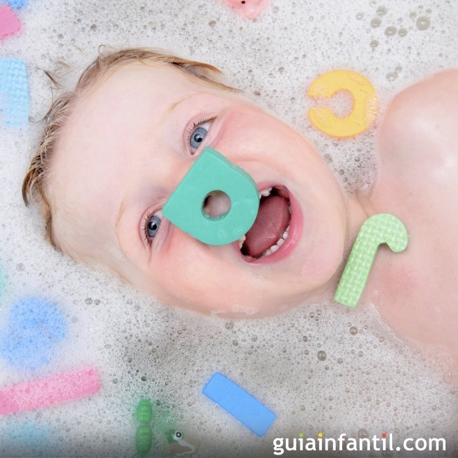 Aprender el abecedario durante el baño