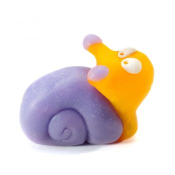 Caracol hecho de plastiilina