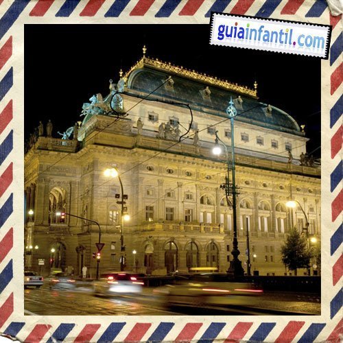 Teatro Nacional. Viajar a Praga con niños