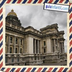 Palacio de Justicia. Viajar a Bruselas con los niños
