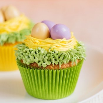 Muffins de Pascua decorados. Muffins con peladillas