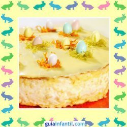 Tartas de Pascua decoradas. Pastel de queso y huevos