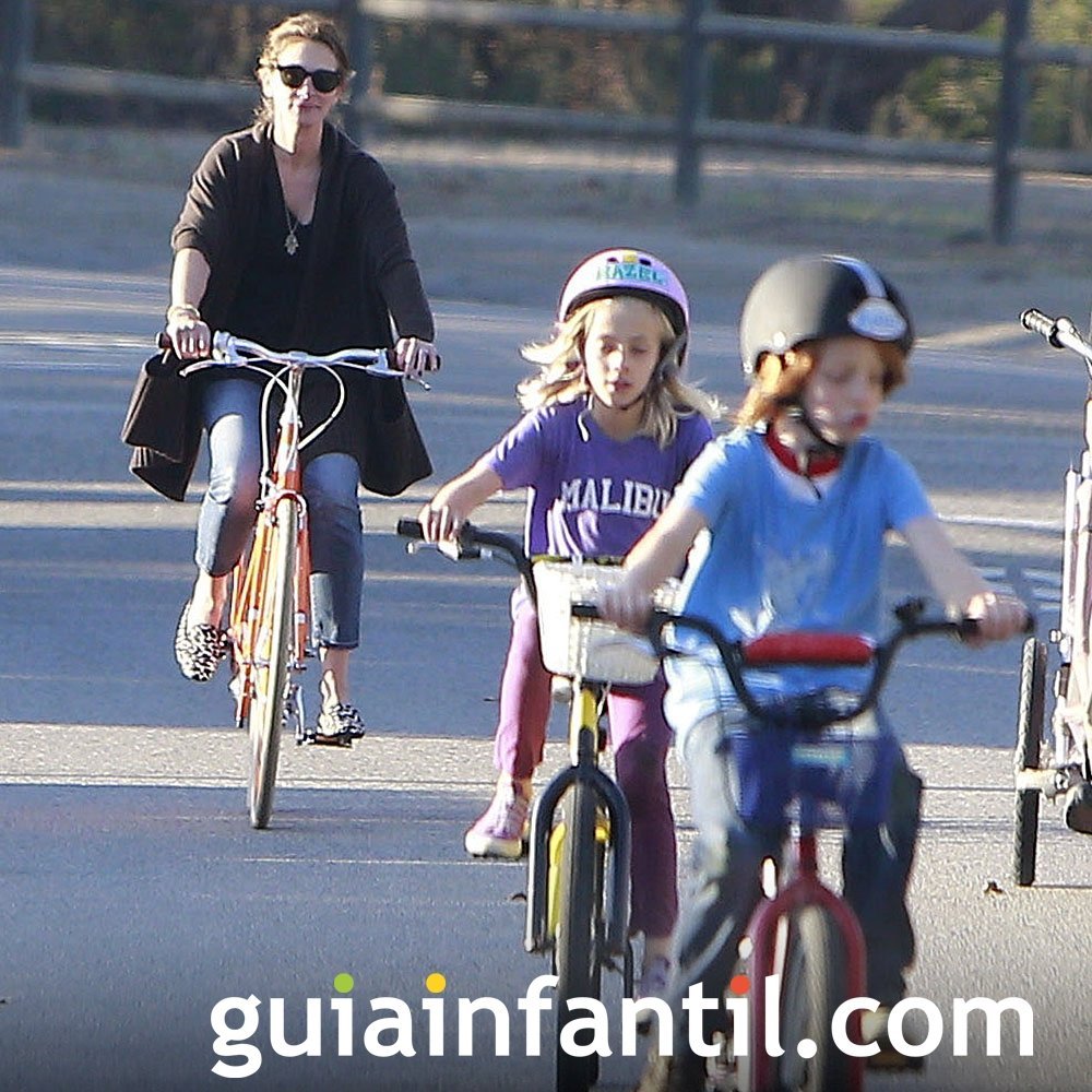La actriz Julia Roberts con su marido y sus hijos mellizos
