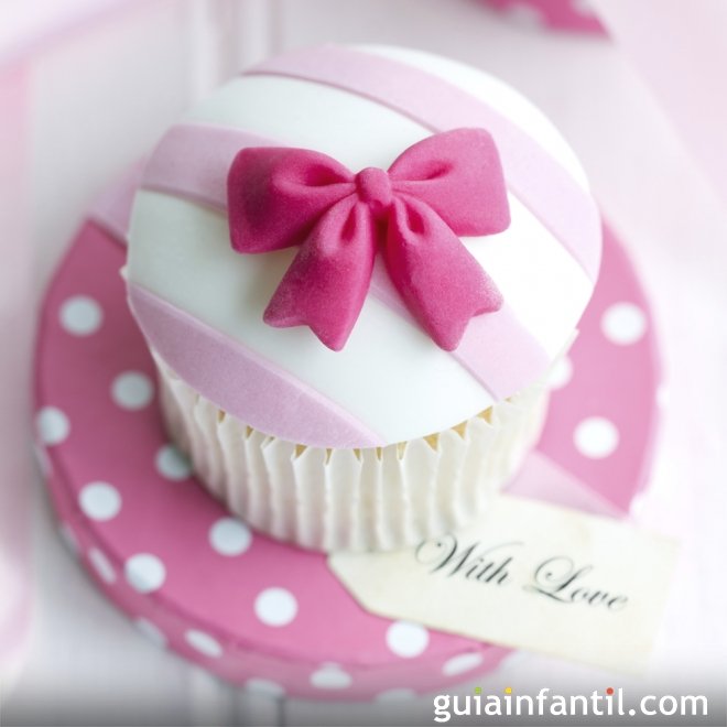 Cupcake con lazo para regalar el Día de la Madre