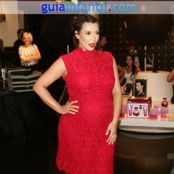 Odio Increíble escalada Kim Kardashian embarazada con un vestido rojo