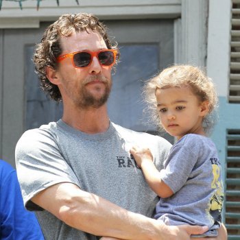 Matthew McConaughey con su bebé Vida