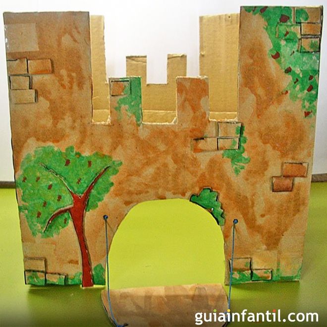 Juguetes baratos. Castillo de cartón