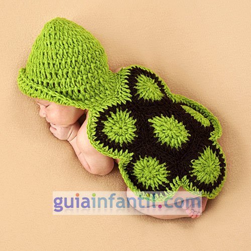 Disfraz para bebés. Una tortuga hecha de punto