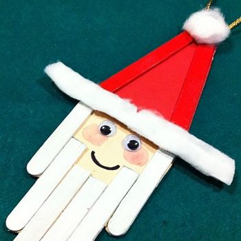 Papá Noel con palos de helado reciclados