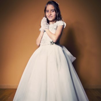 Vestido de comunión de corte princesa