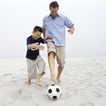Un partido con papá. Fotos deportivas en familia