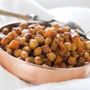 Potaje de garbanzos y zanahorias con jamón