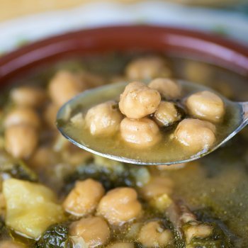 Potaje de alubias con acelgas