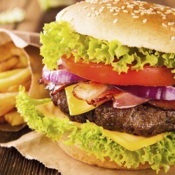 Hamburguesa americana tradicional y casera para niños