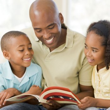 Los niños aprenden con los libros