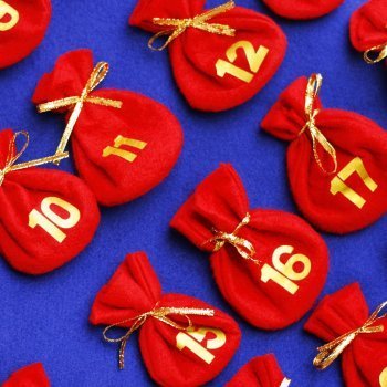 Calendario navideño con bolsas de fieltro