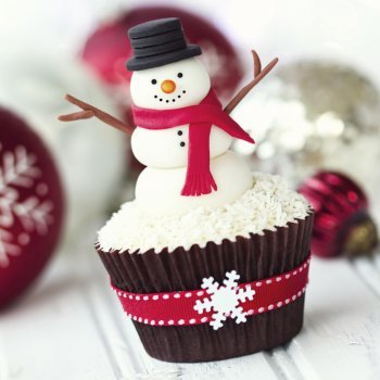 Cupcake con cara de muñeco de nieve