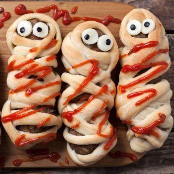 49. Momias con albóndigas y pan