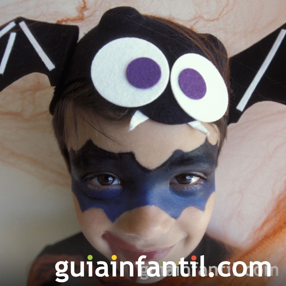Maquillaje de murciélago para niños en Halloween