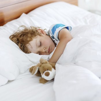 Dormir entre ocho y nueve horas al día
