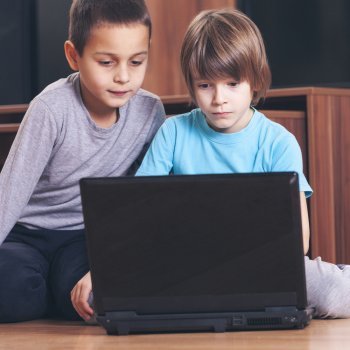 8. Guardar las conversaciones por chat que mantenga nuestro niño