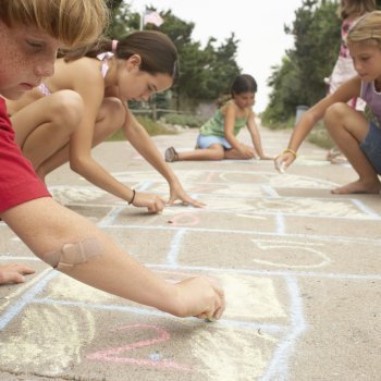 La rayuela. Juegos para la estimulación de habilidades del niño