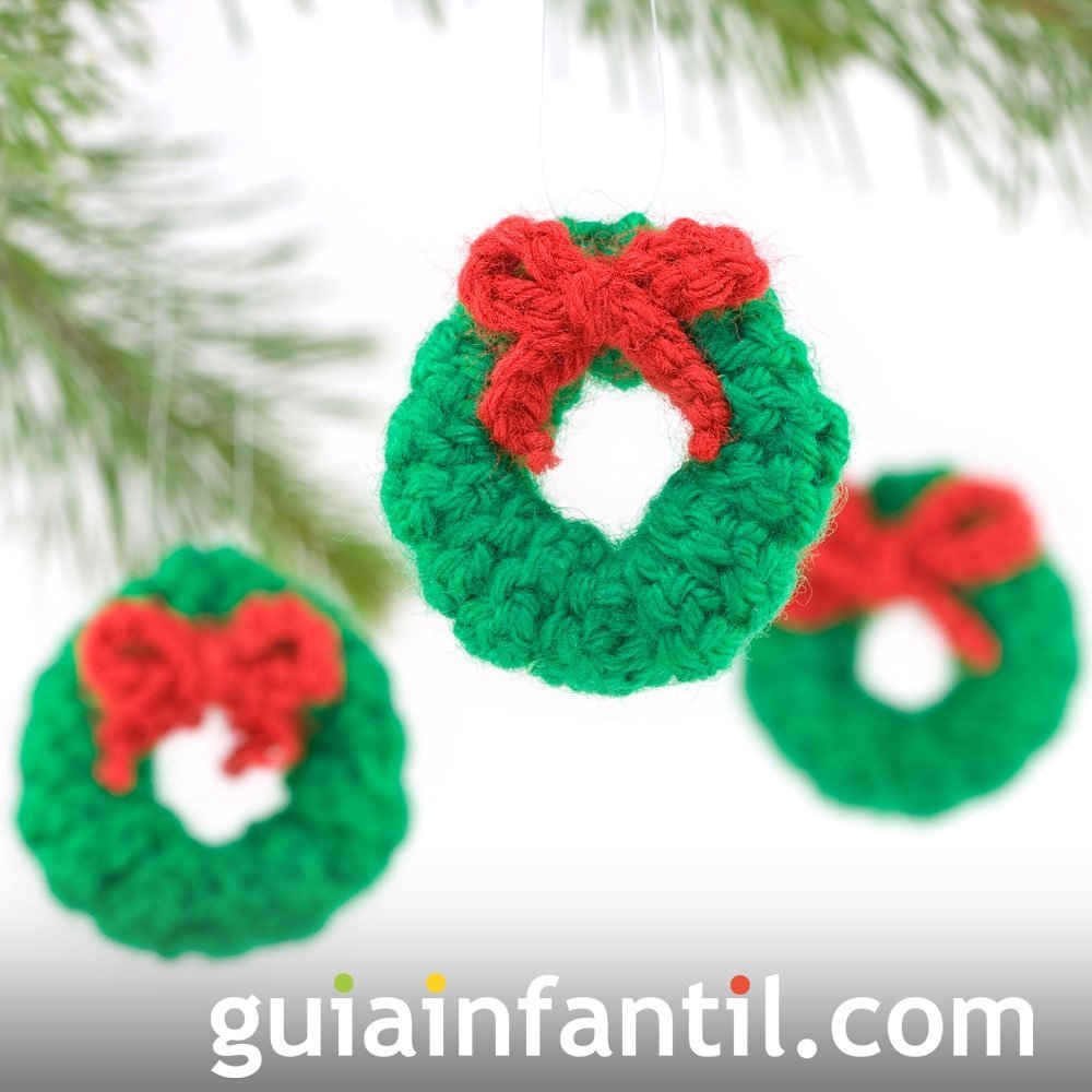 12 ideas de adornos de crochet o ganchillo para el árbol de Navidad