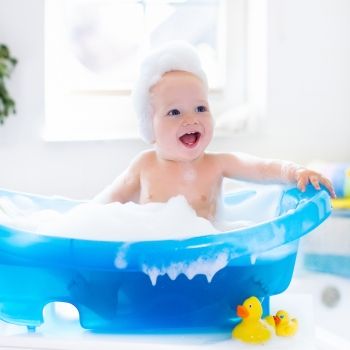 La hora del baño del bebé