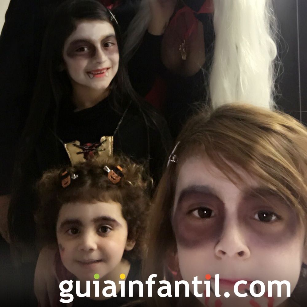 Toda la familia de Mireia disfrazada para Halloween