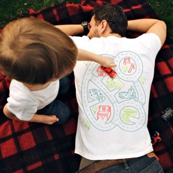 Camiseta de circuitos de coche para masajes