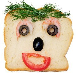 Sándwich con cara de gambas y verduras