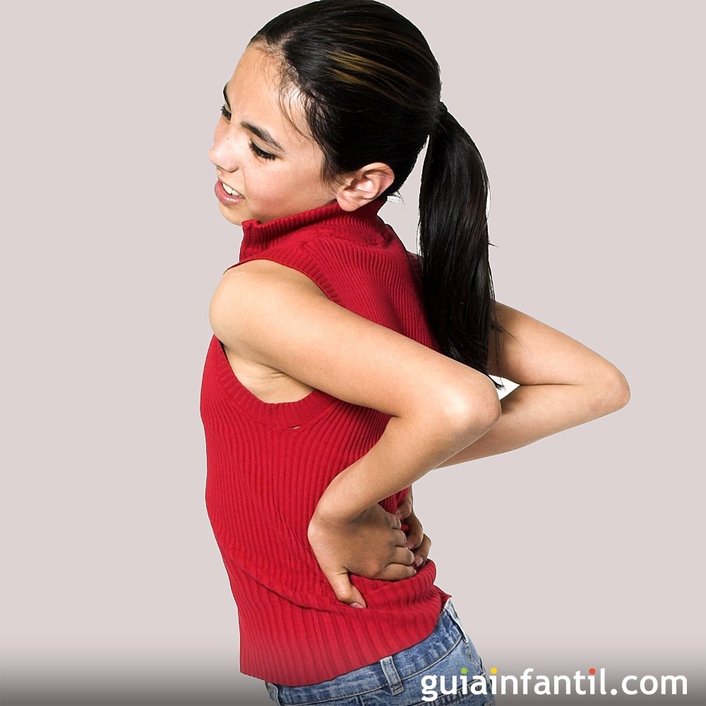 Dolor de espalda, una de las dolencias más frecuentes que se producen entre  los escolares