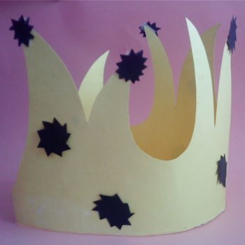 Corona de rey o reina para fiestas infantiles. Manualidades para niños