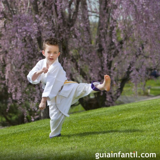 once Desbordamiento Ver a través de Beneficios del karate infantil